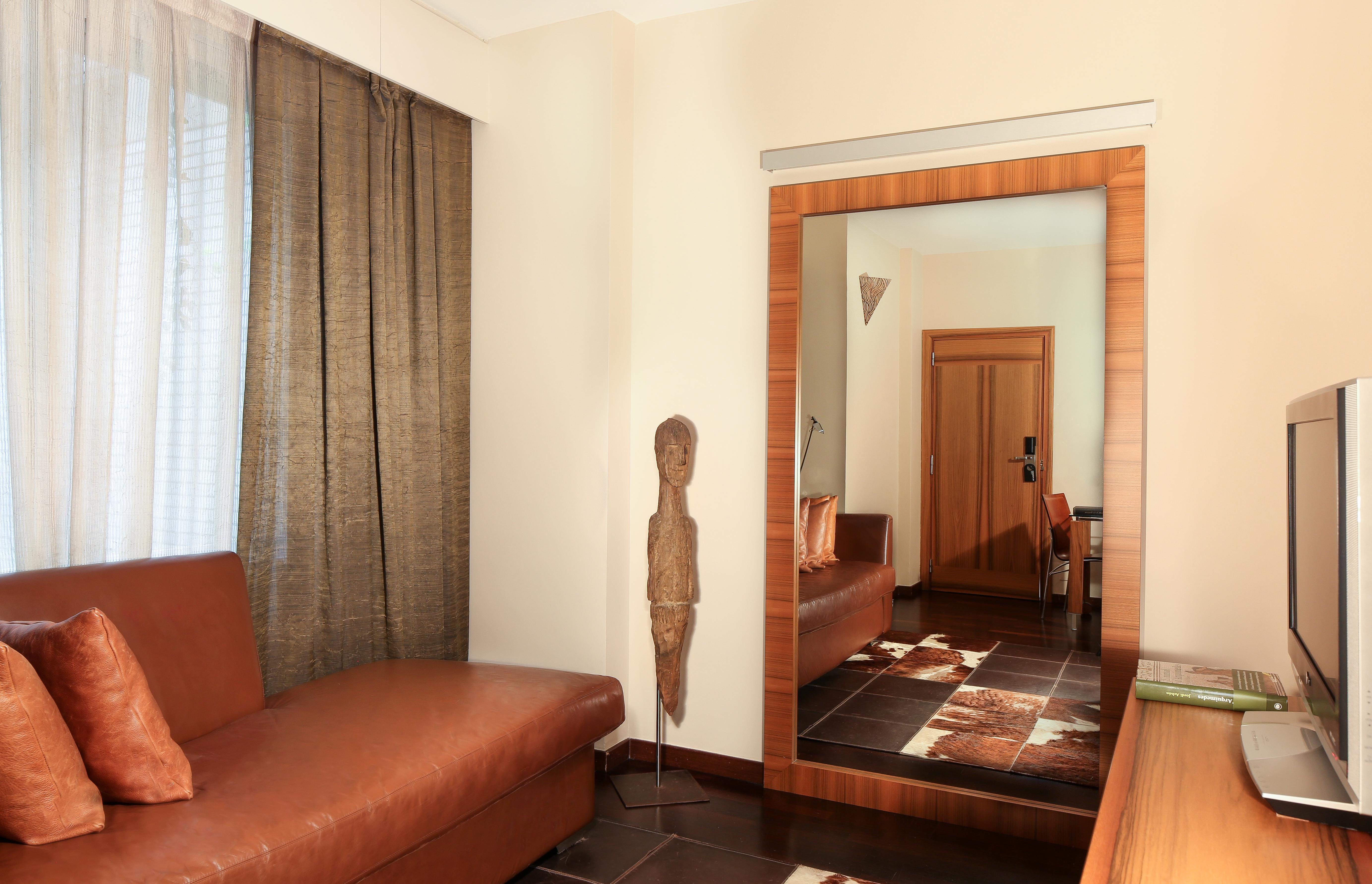 Hotel Gran Derby Suites, A Small Luxury Hotel Of The World Barselona Dış mekan fotoğraf